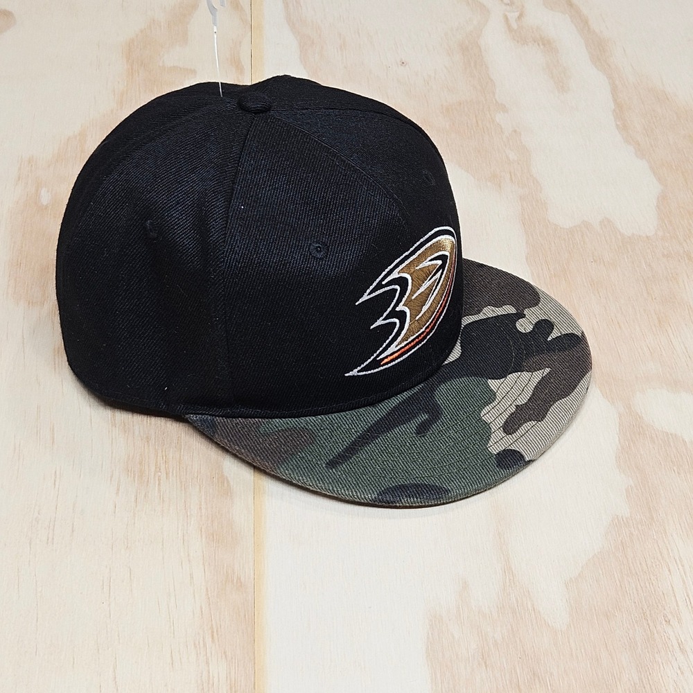 Anaheim Ducks Snapback Hat Black Camo Flat Brim NHL Sixth Man Promotions Cap